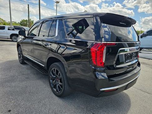 Used 2023 GMC Yukon SLT w/ SLT Premium Package AWD/4WD image 3