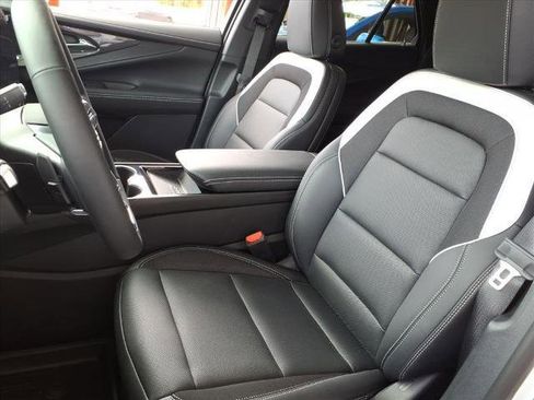 New 2025 Chevrolet Blazer EV LT image 15