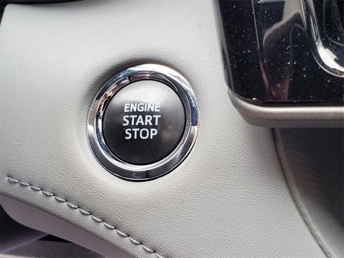 Used 2023 Toyota Highlander XLE image 33