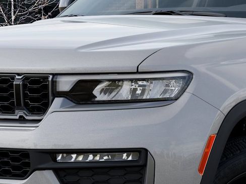 New 2026 Jeep Grand Cherokee Limited AWD/4WD image 10