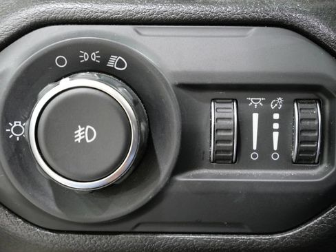 Used 2022 Jeep Wrangler Unlimited Sport AWD/4WD image 15