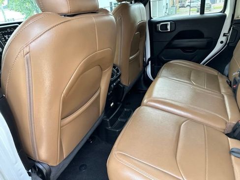 Used 2023 Jeep Wrangler Unlimited Sahara w/ Cold Weather Group AWD/4WD image 15