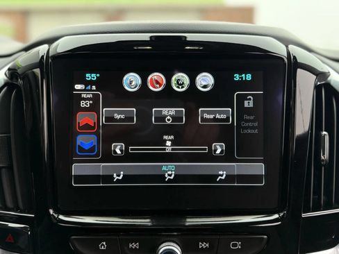 Used 2018 Chevrolet Traverse LT image 24