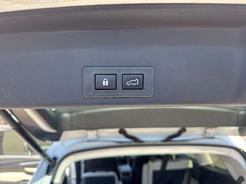Used 2022 Subaru Ascent Limited w/ Technology Package AWD/4WD image 12