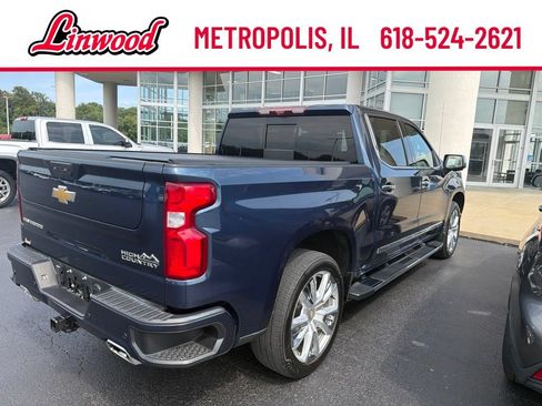 Used 2022 Chevrolet Silverado 1500 High Country w/ High Country Premium Package AWD/4WD image 11
