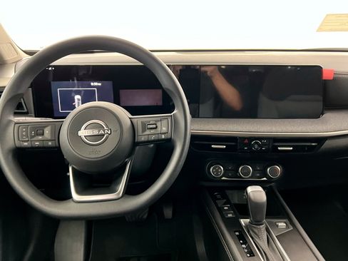 New 2025 Nissan Kicks SV w/ SV Premium Package image 12