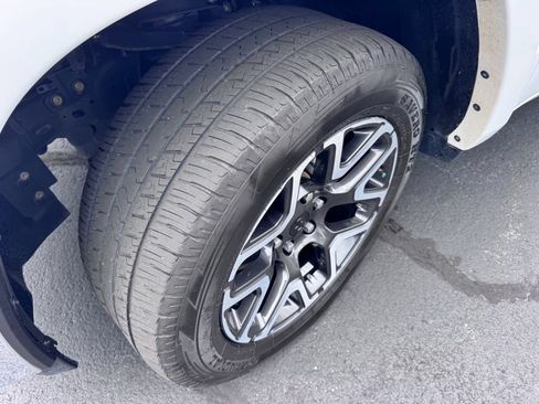 Used 2025 RAM 1500 Laramie AWD/4WD image 40