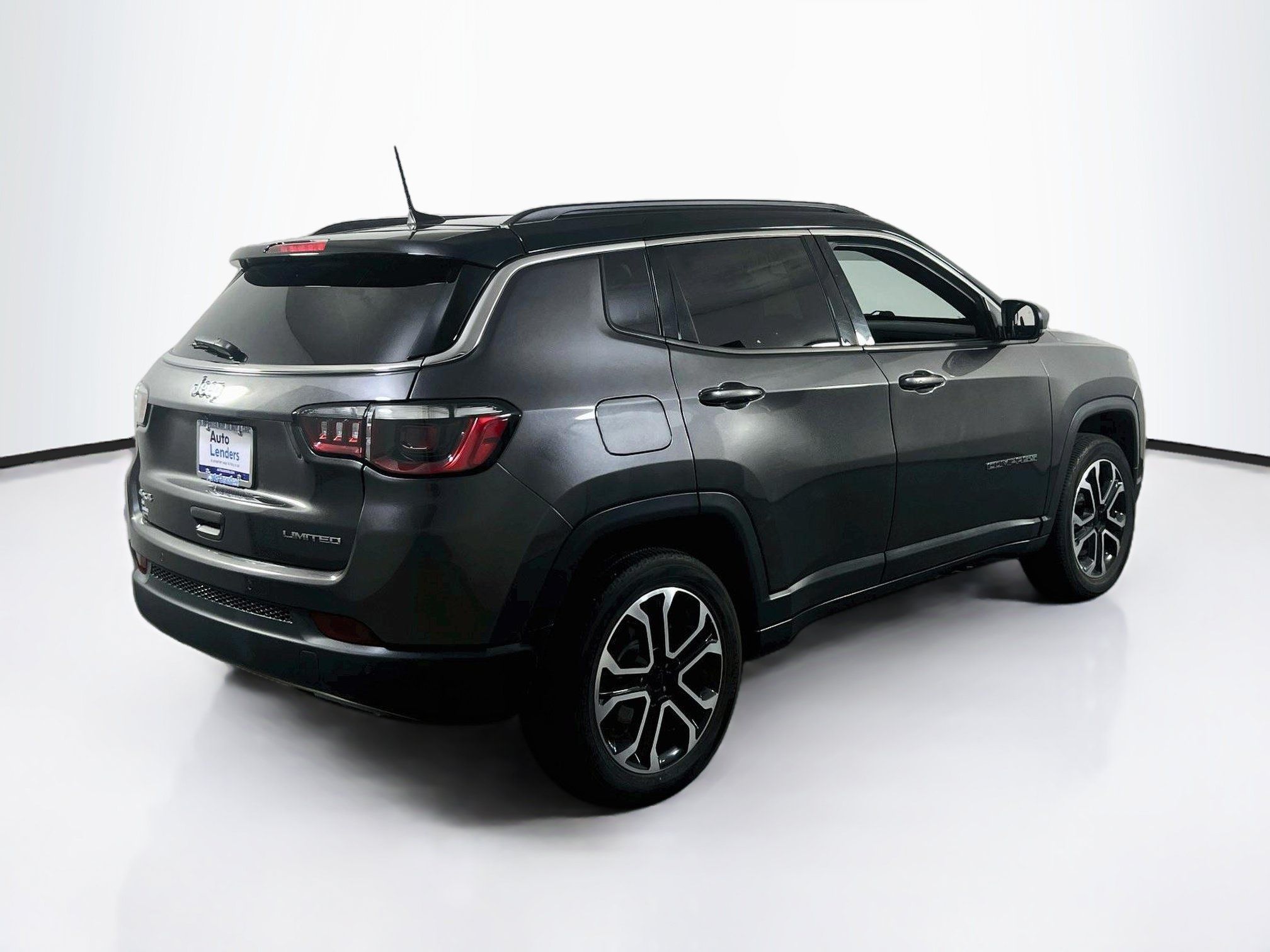 Used 2023 Jeep Compass Limited w/ Sun and Sound Group AWD/4WD image 5