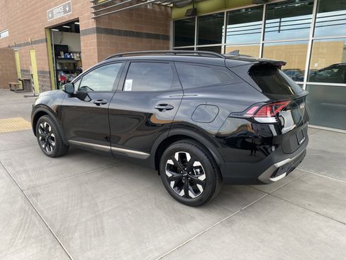 Used 2023 Kia Sportage X-Line w/ X-Line Premium Package image 3