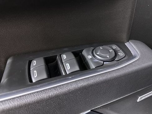 Used 2025 Chevrolet Silverado 1500 LT Trail Boss w/ Convenience Package II AWD/4WD image 24