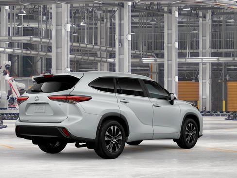 New 2026 Toyota Highlander XLE AWD/4WD image 10