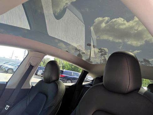 Used 2022 Tesla Model Y Performance AWD/4WD image 15