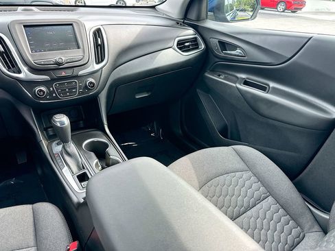 Used 2020 Chevrolet Equinox LT FWD image 22
