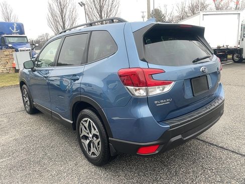 Used 2023 Subaru Forester Premium image 19