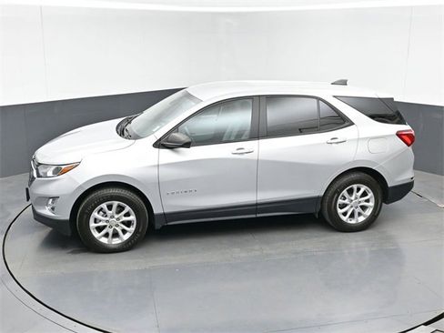Used 2021 Chevrolet Equinox LS w/ LS Convenience Package image 36