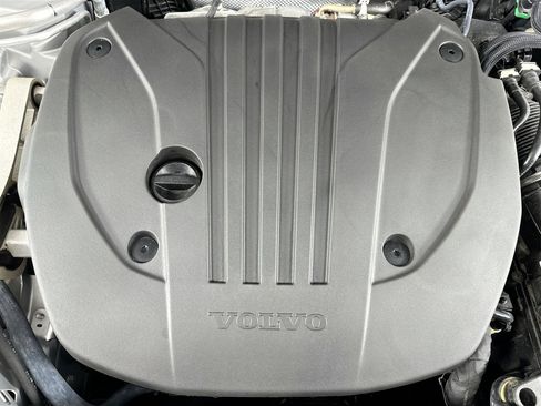 Used 2022 Volvo XC60 B5 Inscription w/ Advanced Package image 32