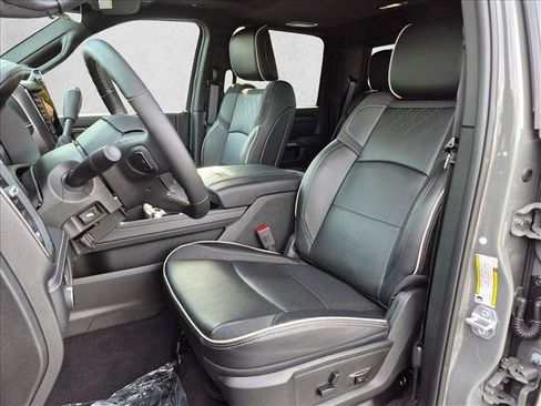 Used 2026 RAM 2500 Limited AWD/4WD image 17