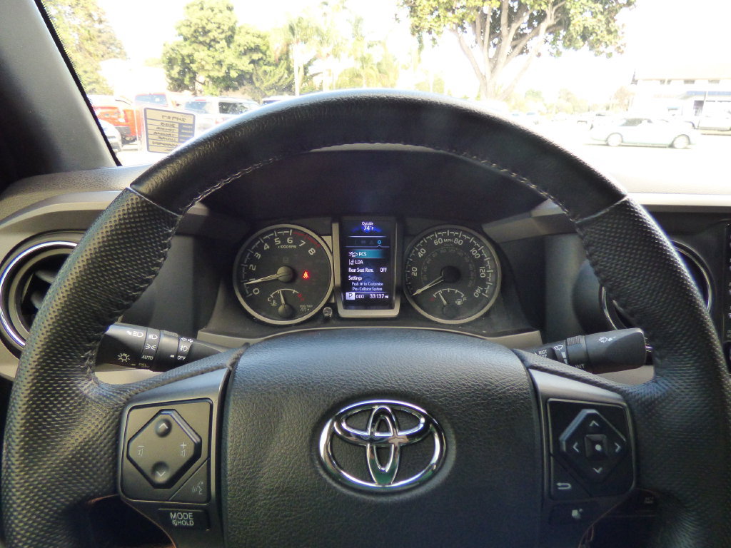Used 2023 Toyota Tacoma TRD Off-Road AWD/4WD image 31
