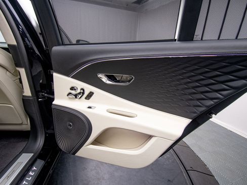 New 2026 Bentley Flying Spur Plug-In Hybrid image 43