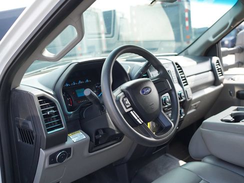 Used 2018 Ford F550 2WD Regular Cab Super Duty image 21