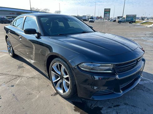 Used 2015 Dodge Charger R/T image 12