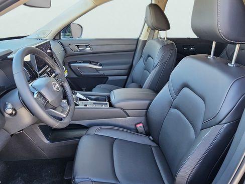 New 2026 Nissan Pathfinder SL w/ SL Premium Package FWD image 10