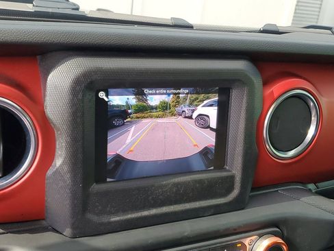 Used 2021 Jeep Gladiator Rubicon w/ Trailer Tow Package AWD/4WD image 20