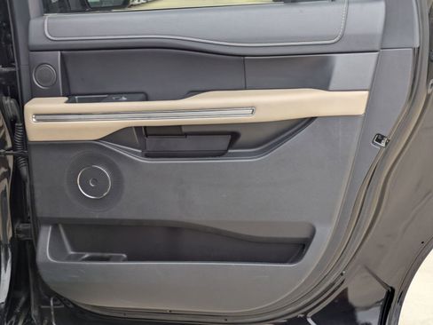 Used 2024 Ford Expedition Max Limited image 28