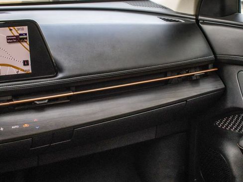 Used 2024 Nissan Ariya AWD image 17