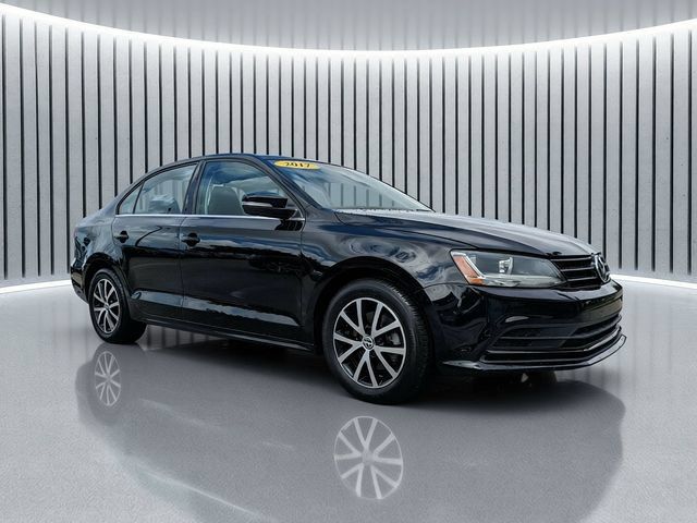 Used 2017 Volkswagen Jetta SE FWD image 2