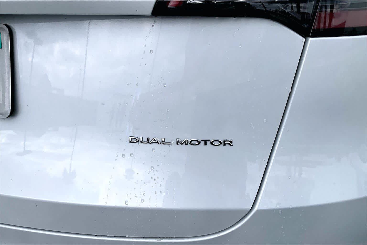 Used 2024 Tesla Model Y Long Range AWD/4WD image 9