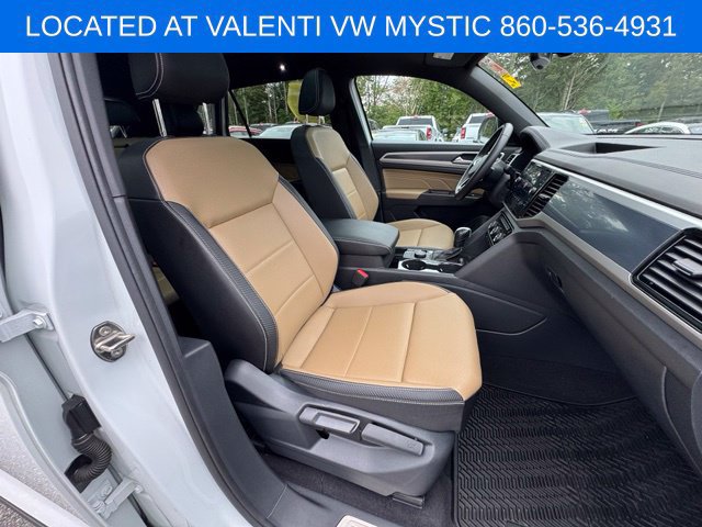 Certified 2023 Volkswagen Atlas Cross Sport SE w/ Panoramic Sunroof Package AWD/4WD image 28