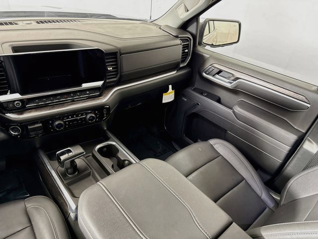 Used 2026 Chevrolet Silverado 1500 LTZ AWD/4WD image 25