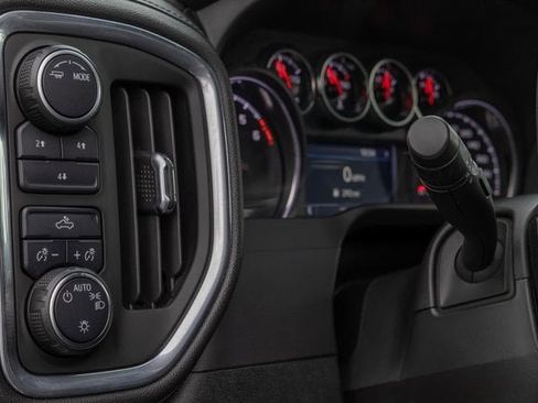 Used 2021 Chevrolet Silverado 2500 LT image 23