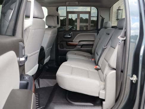 Used 2019 GMC Sierra 2500 SLT w/ Duramax Plus Package AWD/4WD image 10