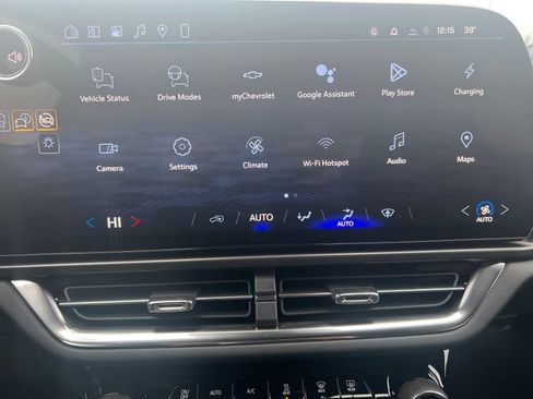 New 2026 Chevrolet Equinox EV LT image 17