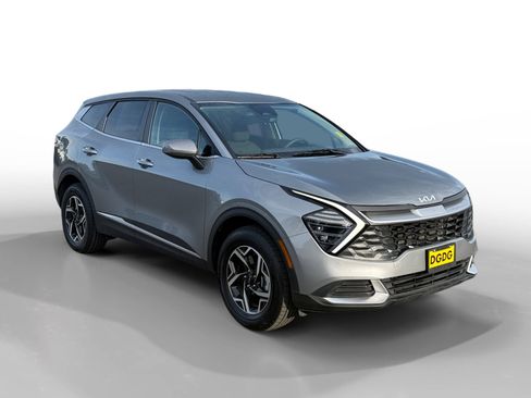 Used 2024 Kia Sportage LX image 7