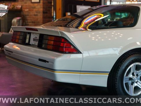 Used 1990 Chevrolet Camaro IROC-Z image 44