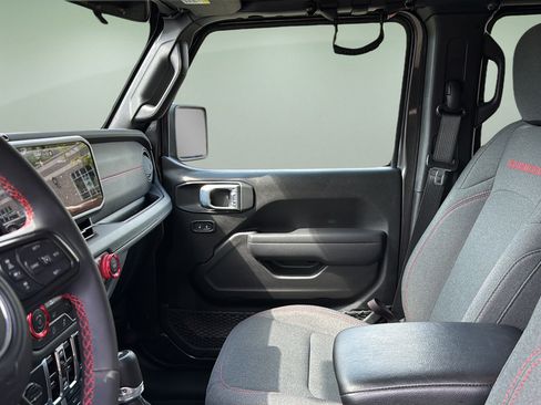 Used 2024 Jeep Wrangler Unlimited Rubicon AWD/4WD image 13