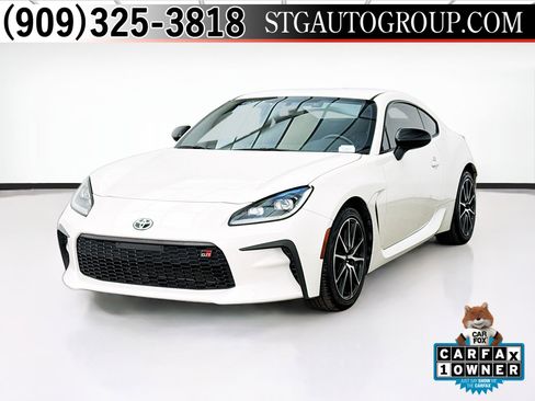 Used 2023 Toyota GR86 RWD image 1