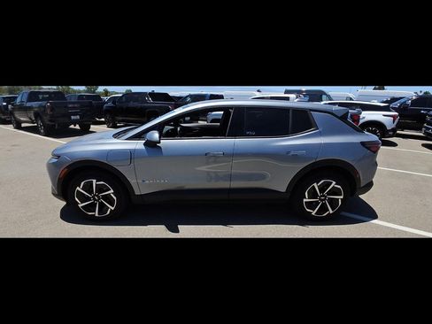 Used 2026 Chevrolet Equinox EV LT FWD image 8