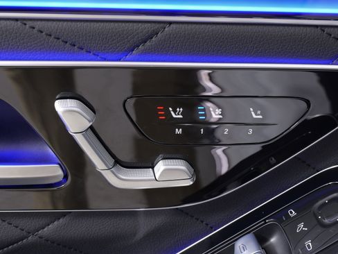 Used 2025 Mercedes-Benz S 580 S 580 4MATIC image 27