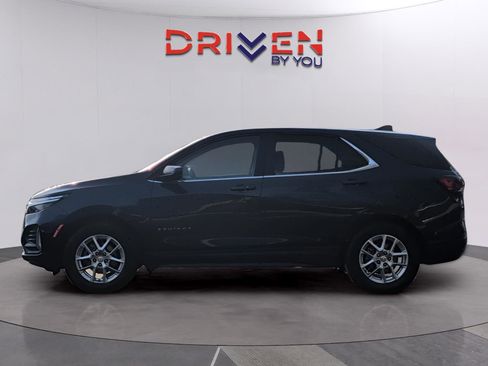 Used 2022 Chevrolet Equinox LT image 2