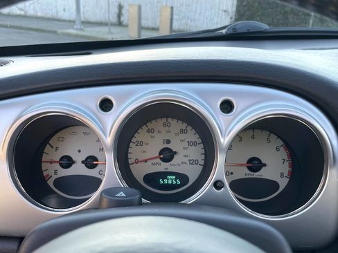 Used 2004 Chrysler PT Cruiser Limited image 13
