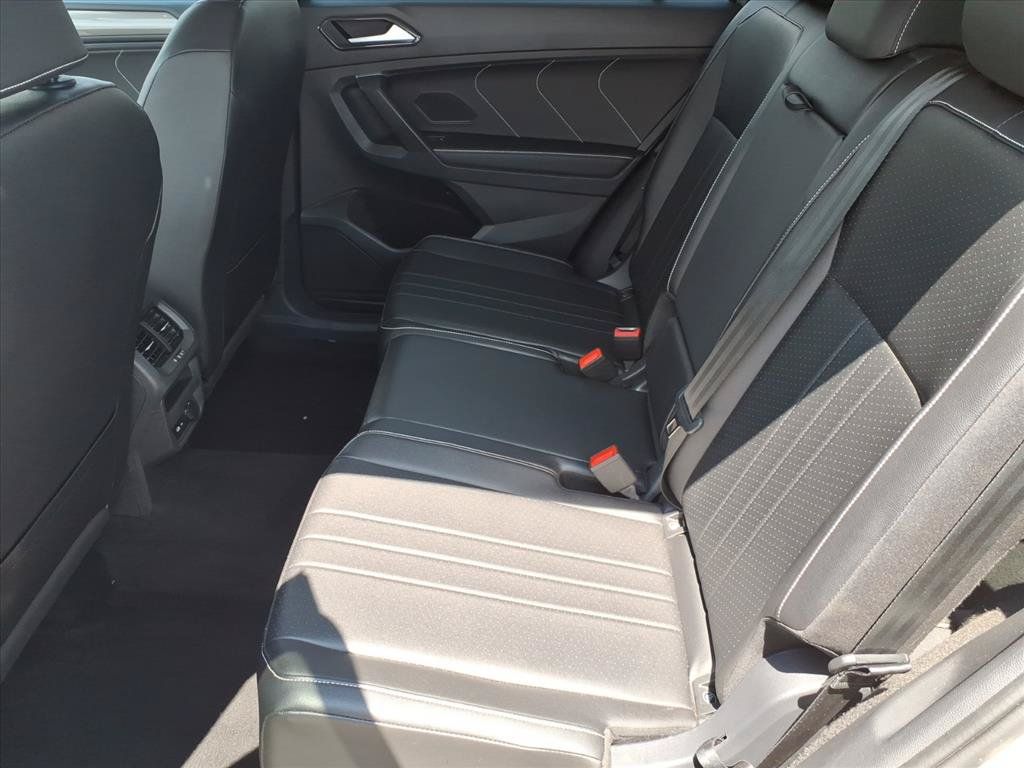 Used 2024 Volkswagen Tiguan Wolfsburg Edition AWD/4WD image 15