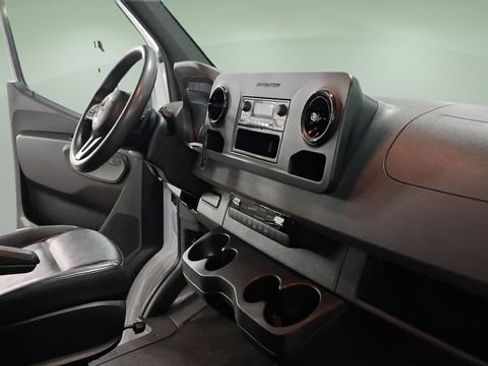 Used 2024 Mercedes-Benz Sprinter 2500 image 17
