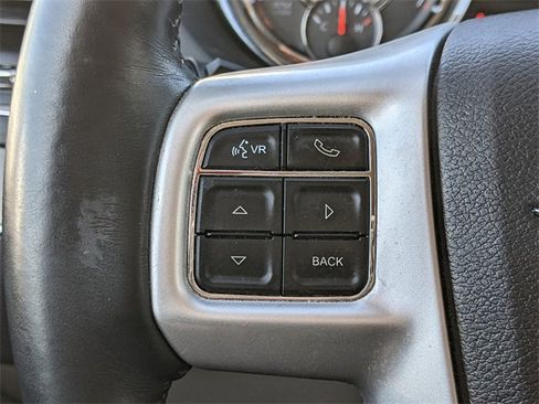 Used 2014 Chrysler Town & Country Touring-L w/ Driver Convenience Group image 21