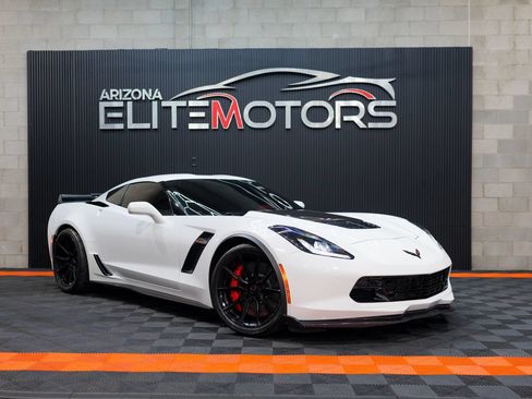 Used 2017 Chevrolet Corvette Z06 RWD image 2