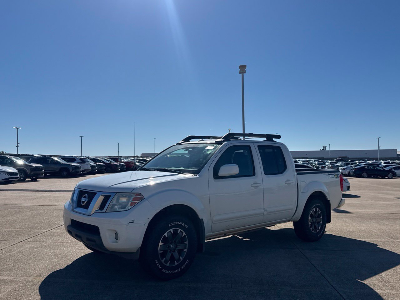 Used 2015 Nissan Frontier PRO-4X w/ Pro-4x Luxury Package AWD/4WD image 11