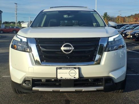 New 2025 Nissan Pathfinder Platinum w/ Cargo Package image 2